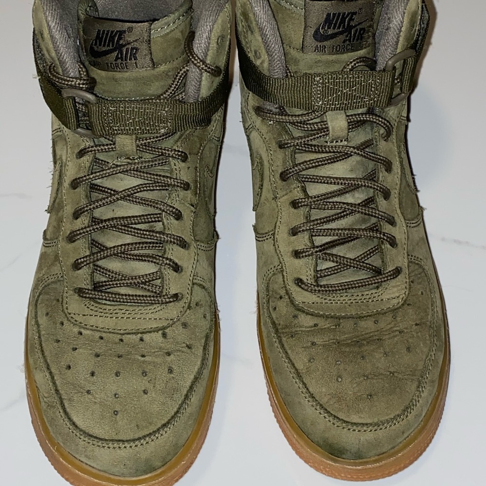 SUEDE  NIKE AIR FORCE 1s